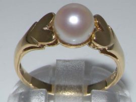 9ct-Yellow-Gold-Ladies-Lustrous-Pearl-Ring-with-Heart-Shoulders-0-2